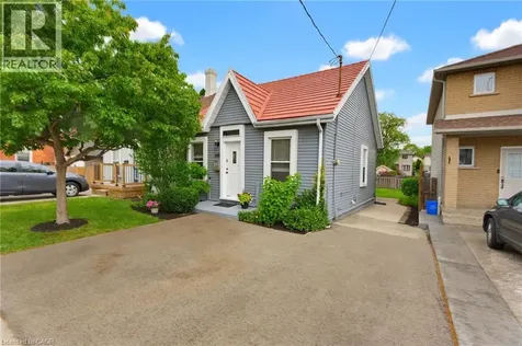 349 John Street Hamilton ON L8L 4R2