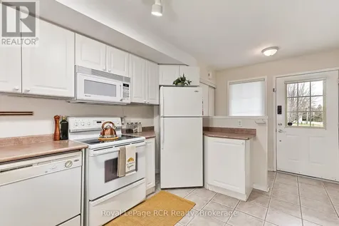 9 Royalton Lane Collingwood ON L9Y 5K4