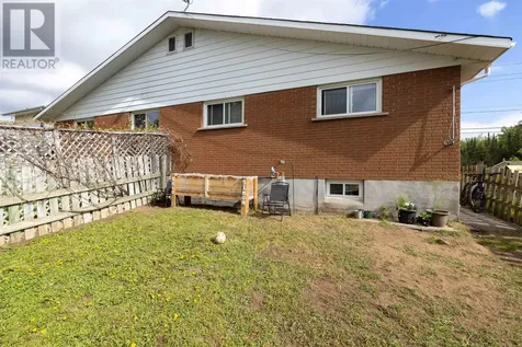853-855 Hudson Avenue Thunder Bay ON P7A 6J5