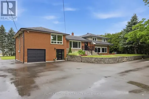 891 Centre Road Hamilton ON L8N 2Z7