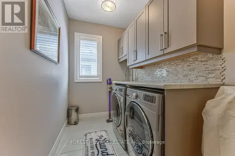 158 Eaglecrest Street Waterloo ON N2K 0C5
