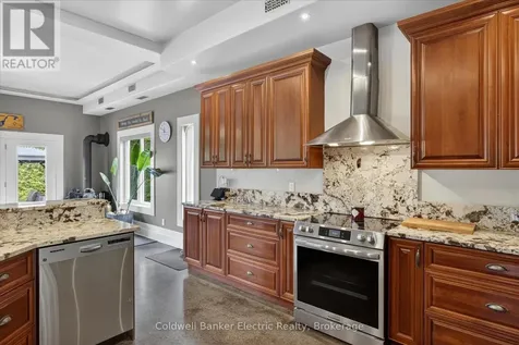 1221 Youngs Cove Road Selwyn ON K0L 1T0