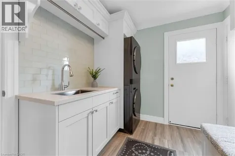 1539 Bayshire Drive Oakville ON L6H 6E5