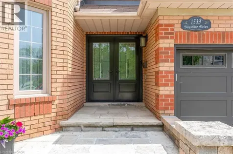 1539 Bayshire Drive Oakville ON L6H 6E5