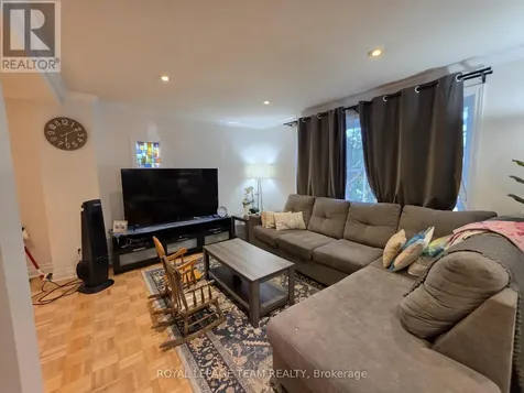 1247 Summerville Avenue Ottawa ON K1Z 8G6