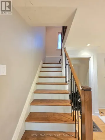 1247 Summerville Avenue Ottawa ON K1Z 8G6