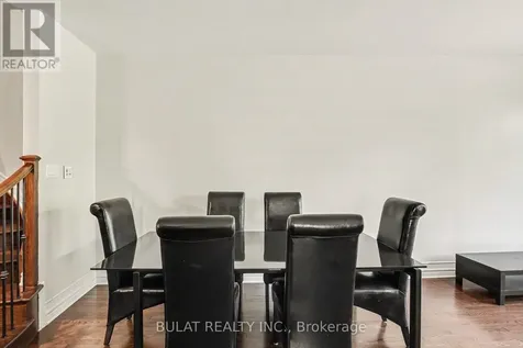 20 Mccooeye Lane Ottawa ON K2S 1B9