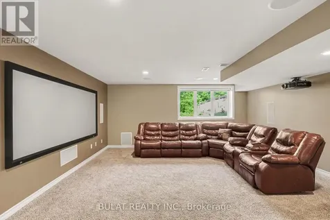 20 Mccooeye Lane Ottawa ON K2S 1B9