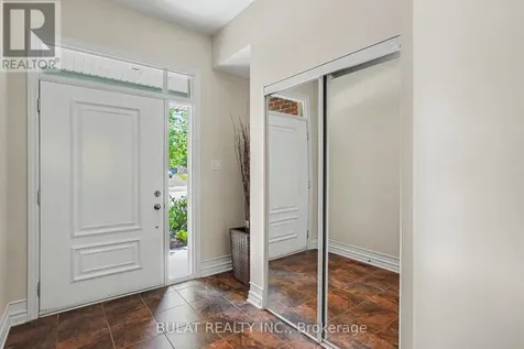 20 Mccooeye Lane Ottawa ON K2S 1B9