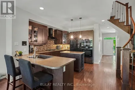 20 Mccooeye Lane Ottawa ON K2S 1B9