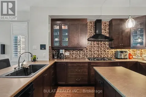 20 Mccooeye Lane Ottawa ON K2S 1B9