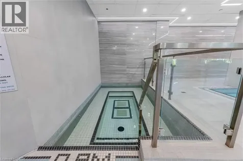 2511 Lakeshore Road West Oakville ON L6L 6L9