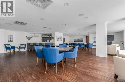 2511 Lakeshore Road West Oakville ON L6L 6L9