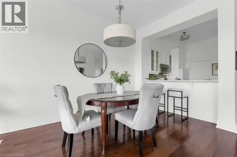 2511 Lakeshore Road West Oakville ON L6L 6L9
