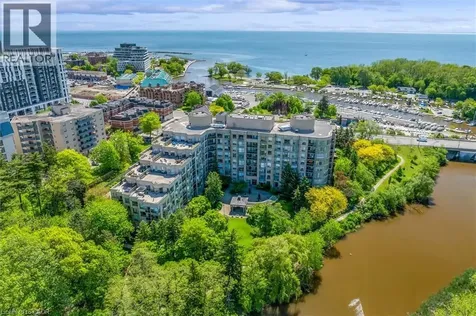 2511 Lakeshore Road West Oakville ON L6L 6L9