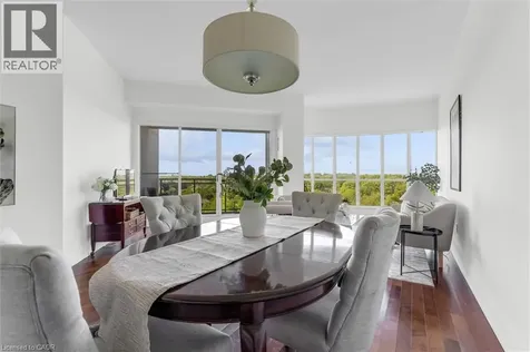 2511 Lakeshore Road West Oakville ON L6L 6L9