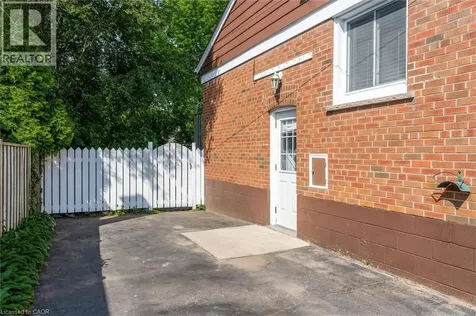 614 Drury Lane Burlington ON L7R 2X6
