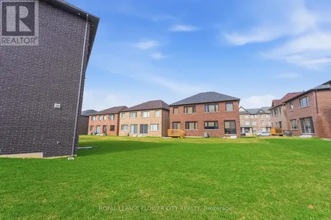 13 Pearen Heights Caledon ON L7C 4N4