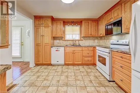 3 Parkland Crescent Kitchener ON N2N 1R5