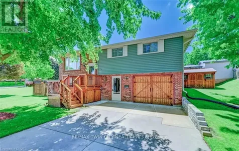 3 Parkland Crescent Kitchener ON N2N 1R5