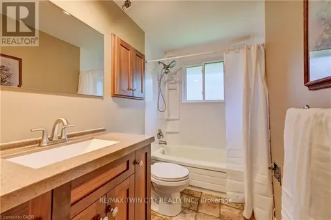 3 Parkland Crescent Kitchener ON N2N 1R5
