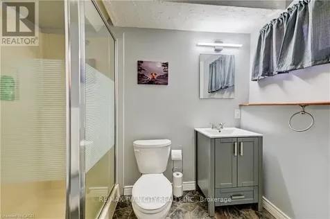 3 Parkland Crescent Kitchener ON N2N 1R5