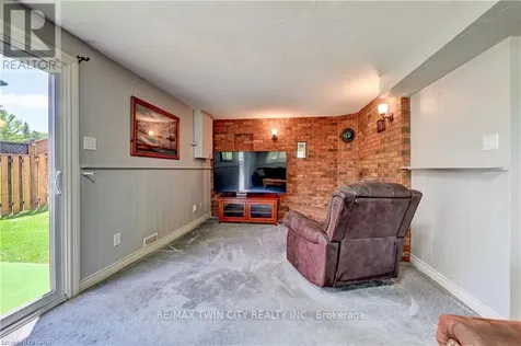 3 Parkland Crescent Kitchener ON N2N 1R5