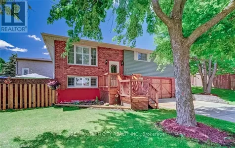 3 Parkland Crescent Kitchener ON N2N 1R5