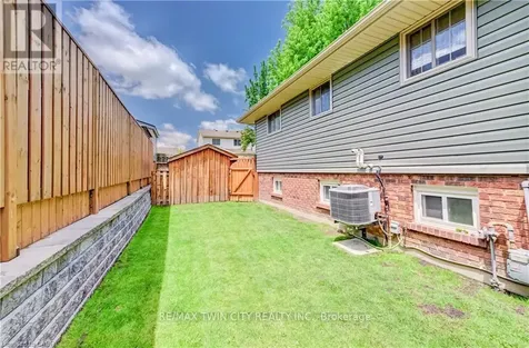 3 Parkland Crescent Kitchener ON N2N 1R5