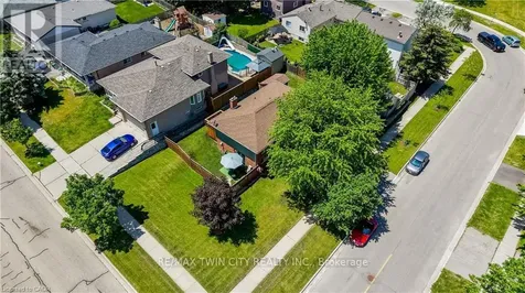 3 Parkland Crescent Kitchener ON N2N 1R5
