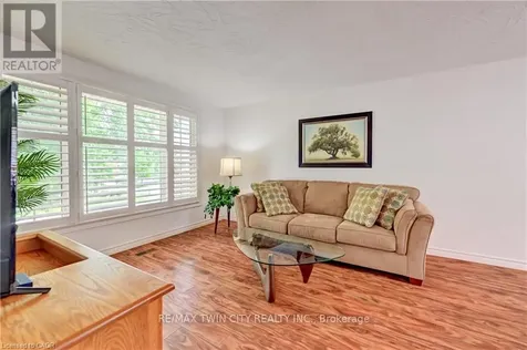 3 Parkland Crescent Kitchener ON N2N 1R5