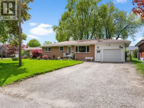 11 Warren Avenue Leamington ON N8H 2R3