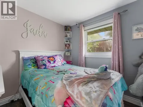 11 Warren Avenue Leamington ON N8H 2R3