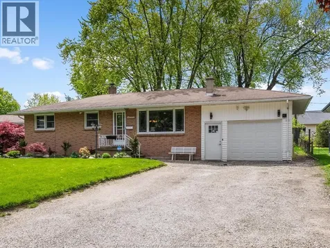 11 Warren Avenue Leamington ON N8H 2R3