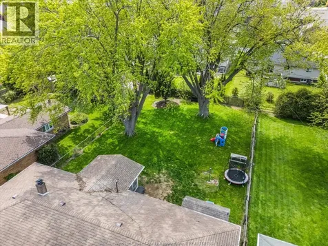 11 Warren Avenue Leamington ON N8H 2R3