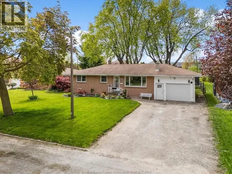 11 Warren Avenue Leamington ON N8H 2R3