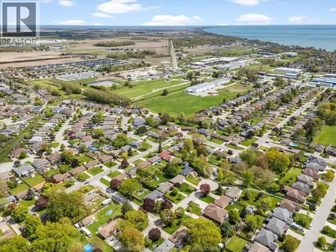 11 Warren Avenue Leamington ON N8H 2R3