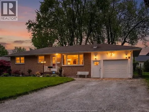 11 Warren Avenue Leamington ON N8H 2R3