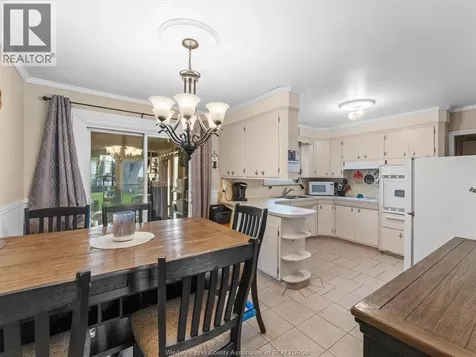 11 Warren Avenue Leamington ON N8H 2R3