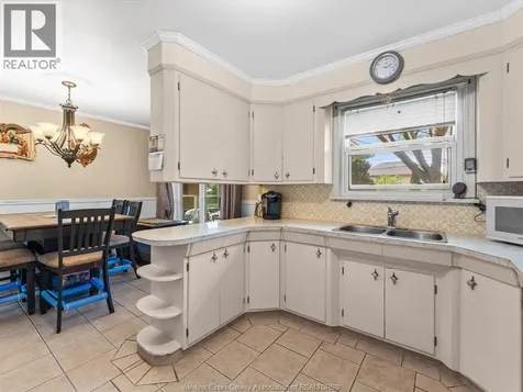 11 Warren Avenue Leamington ON N8H 2R3