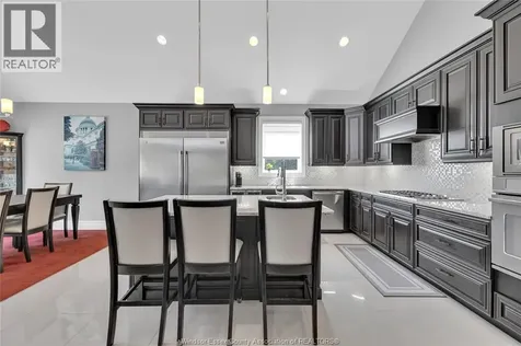 2 Malibu Drive Leamington ON N8H 5G4