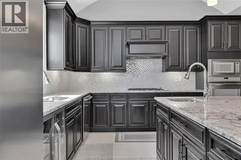 2 Malibu Drive Leamington ON N8H 5G4