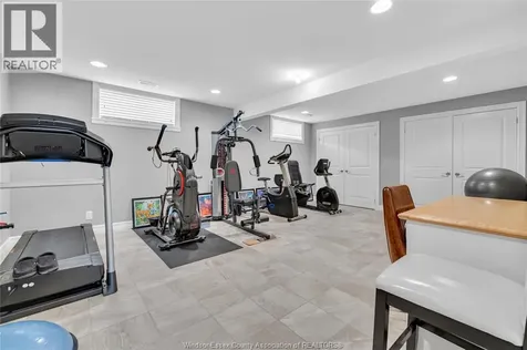 2 Malibu Drive Leamington ON N8H 5G4