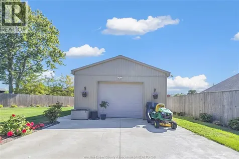 2 Malibu Drive Leamington ON N8H 5G4