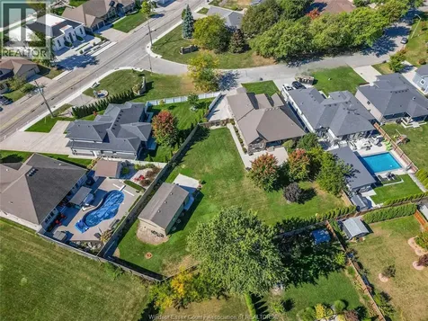 2 Malibu Drive Leamington ON N8H 5G4
