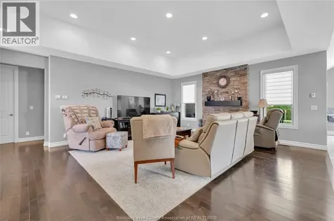 2 Malibu Drive Leamington ON N8H 5G4