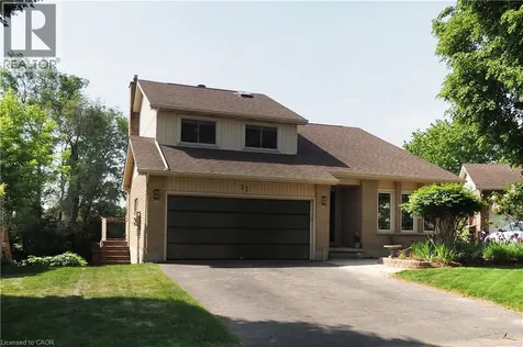 32 Notchwood Court Kitchener ON N2A 3L6