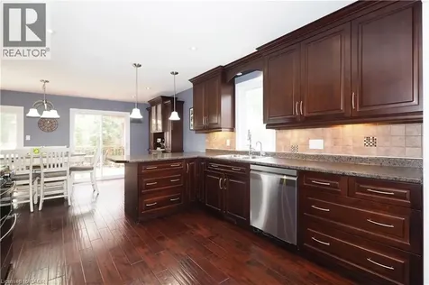 32 Notchwood Court Kitchener ON N2A 3L6