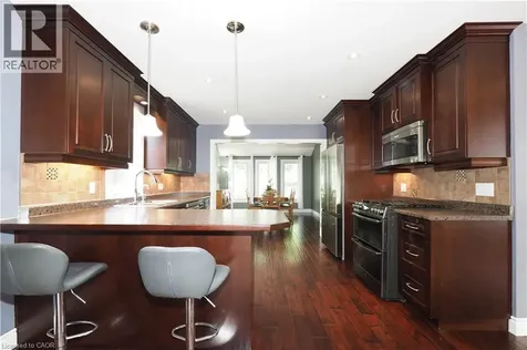 32 Notchwood Court Kitchener ON N2A 3L6