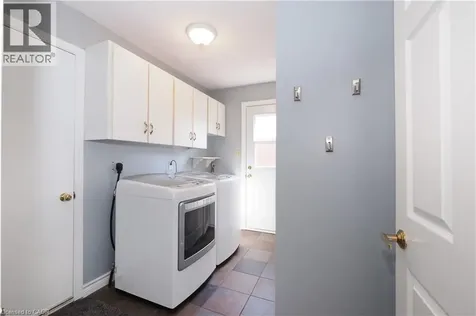 32 Notchwood Court Kitchener ON N2A 3L6